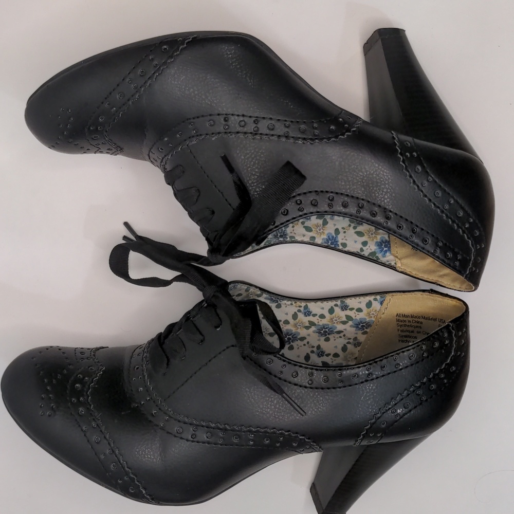AMERICAN Eagle Oxford Vintage Inspired Lace Up Heeled Booties 9.5 - Picture 8 of 10